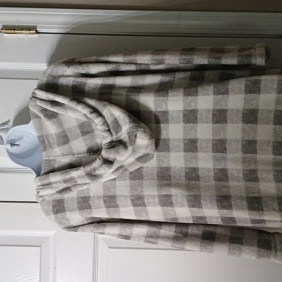 Nautica Gray and White Plaid Hooded Poncho Nightshirt Sz 1X NWOT - Picture 6 of 7